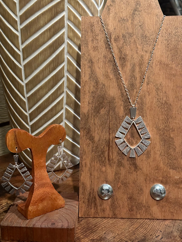 Silver tone diamond shape set