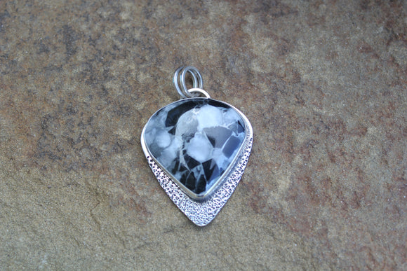 Onyx Quartz Zinc Pendant